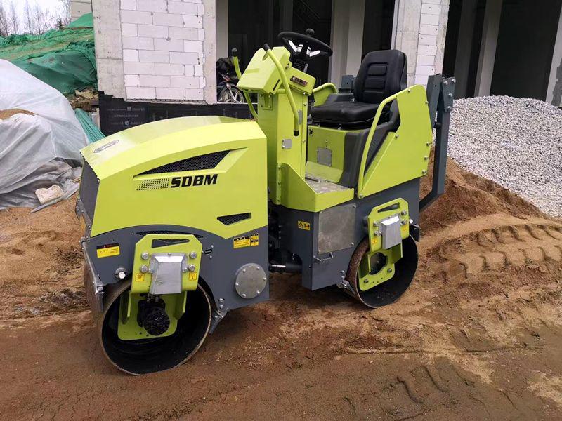 奔馬小型壓路機(jī)土方壓實(shí)、溝槽回填施工案例